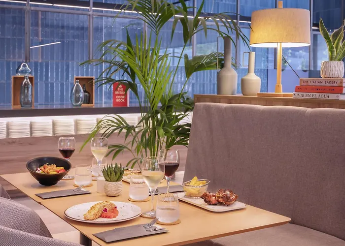 Hotel INNSiDE by Meliá Valencia Oceanic 4*